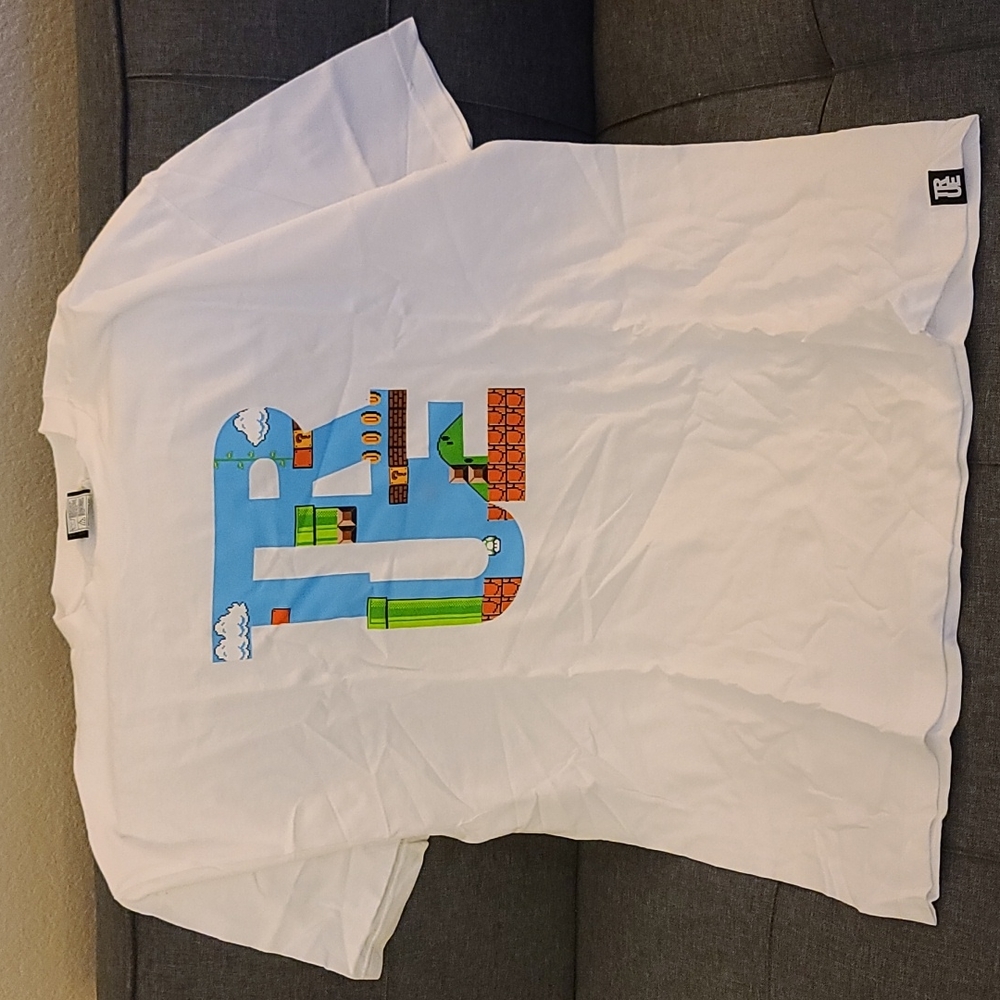 TRUE Super Mario Brothers Limited Ed T Nwot